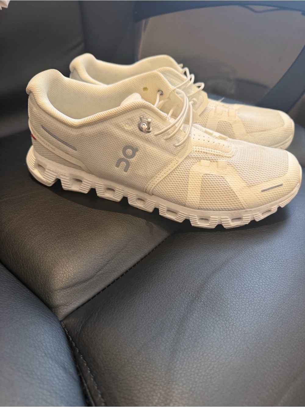 On Running Cloud women’s  Athletic Shoes - White